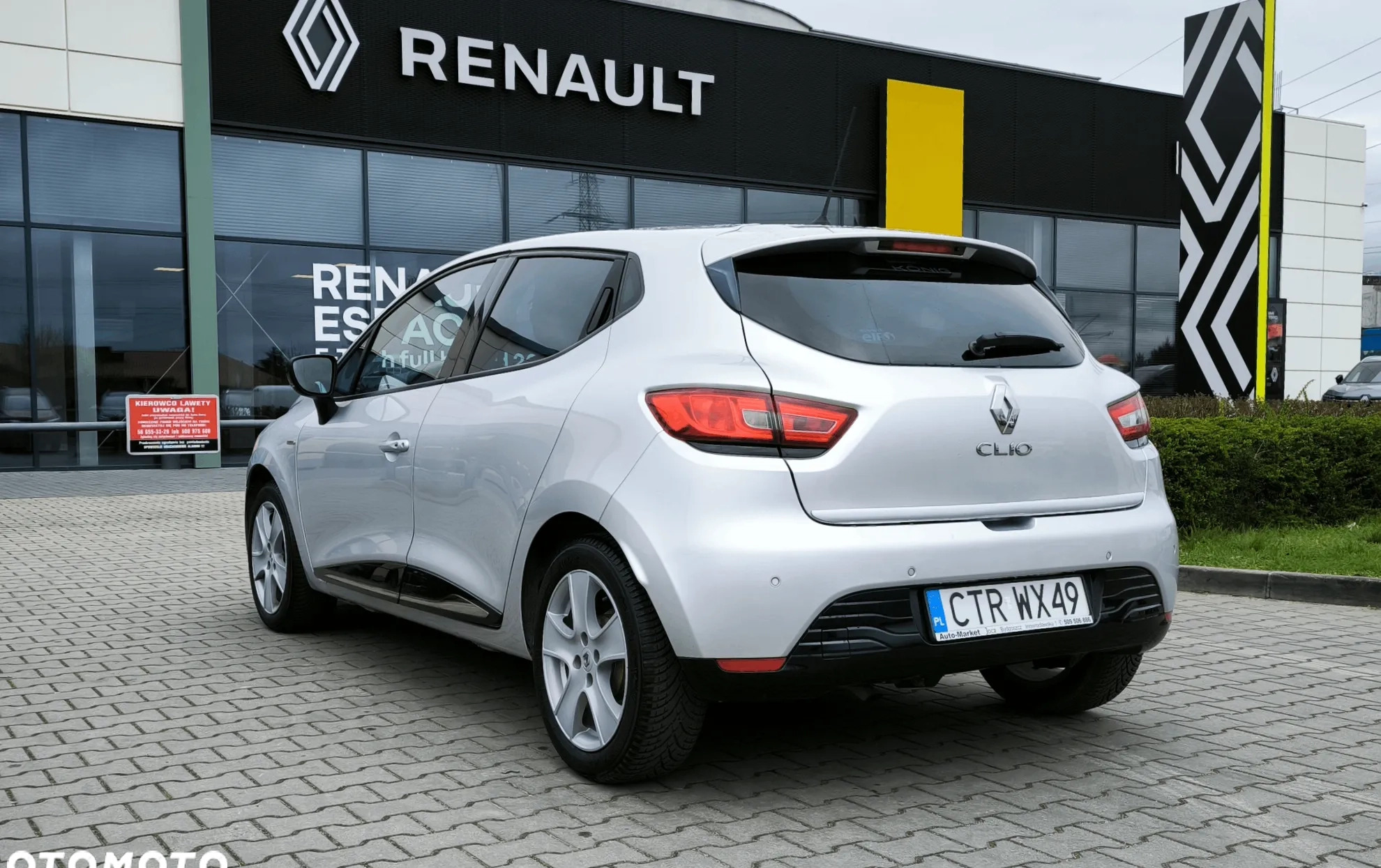 Renault Clio cena 36600 przebieg: 82214, rok produkcji 2016 z Baranów Sandomierski małe 277